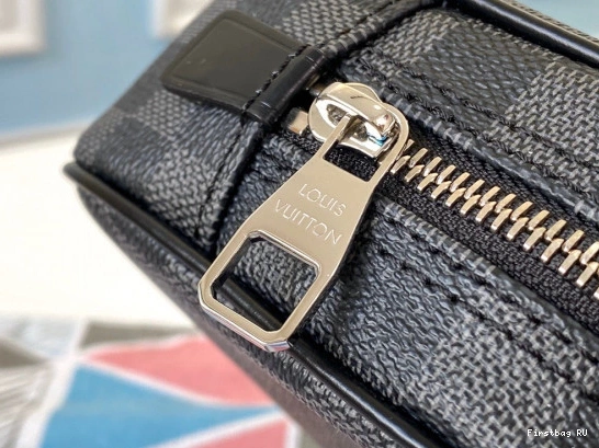 First bags ru POUCH LOUIS PM TOILETRY VUITTON 0730